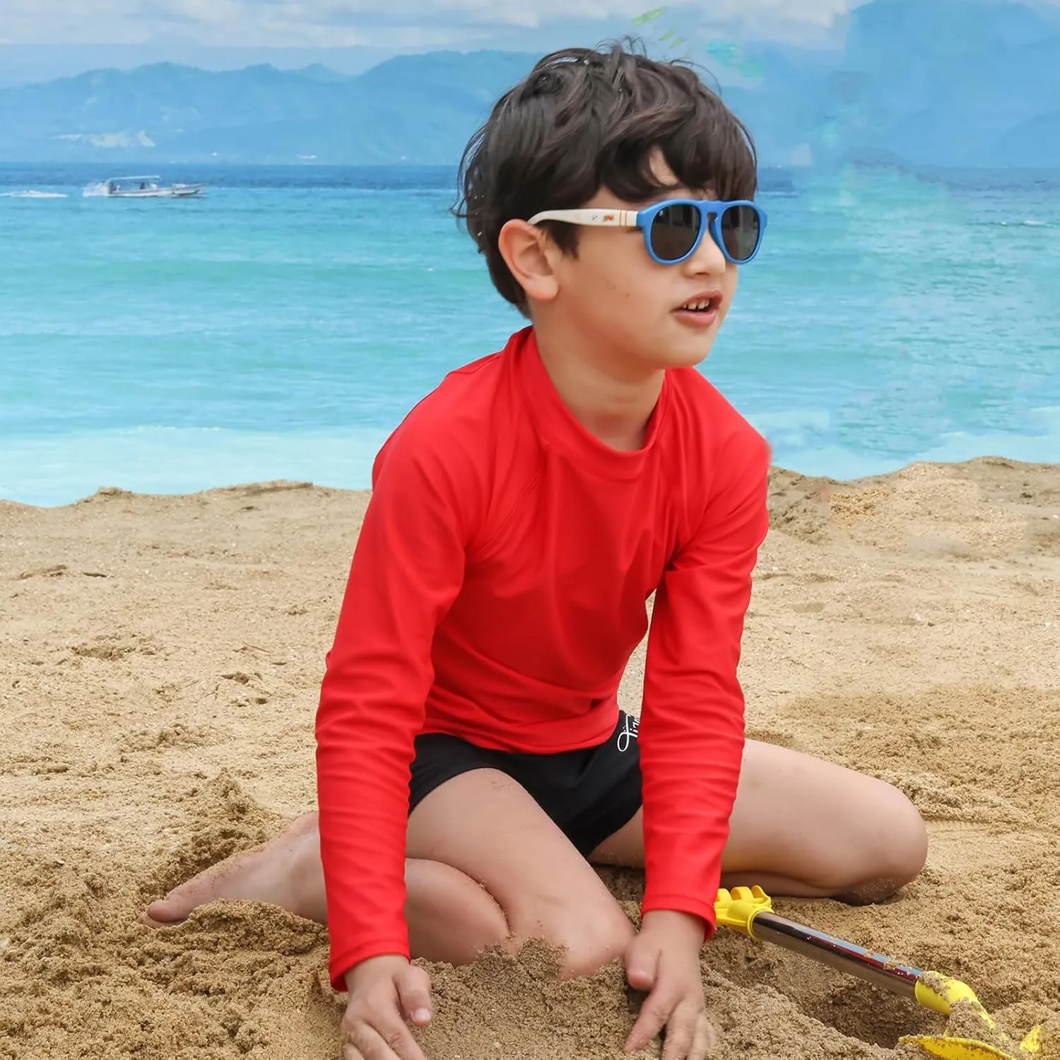 ESTAMICO Boys' UPF 50  Long-Sleeve Rashguard Athletic Swim Shirt